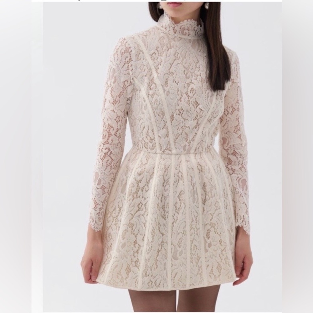Chic Lace Mini Dress in Cream